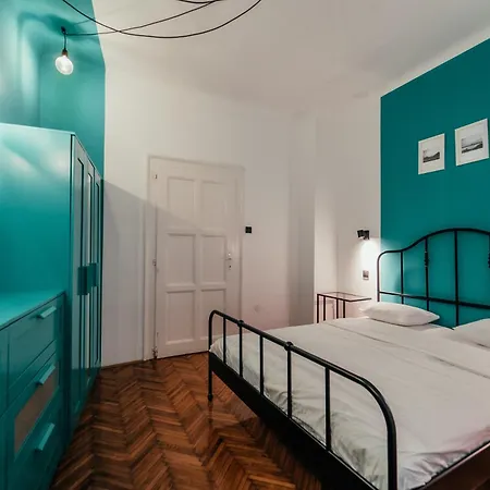 Old Town Oasis Apartment *