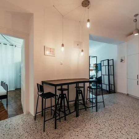 Old Town Oasis Apartment